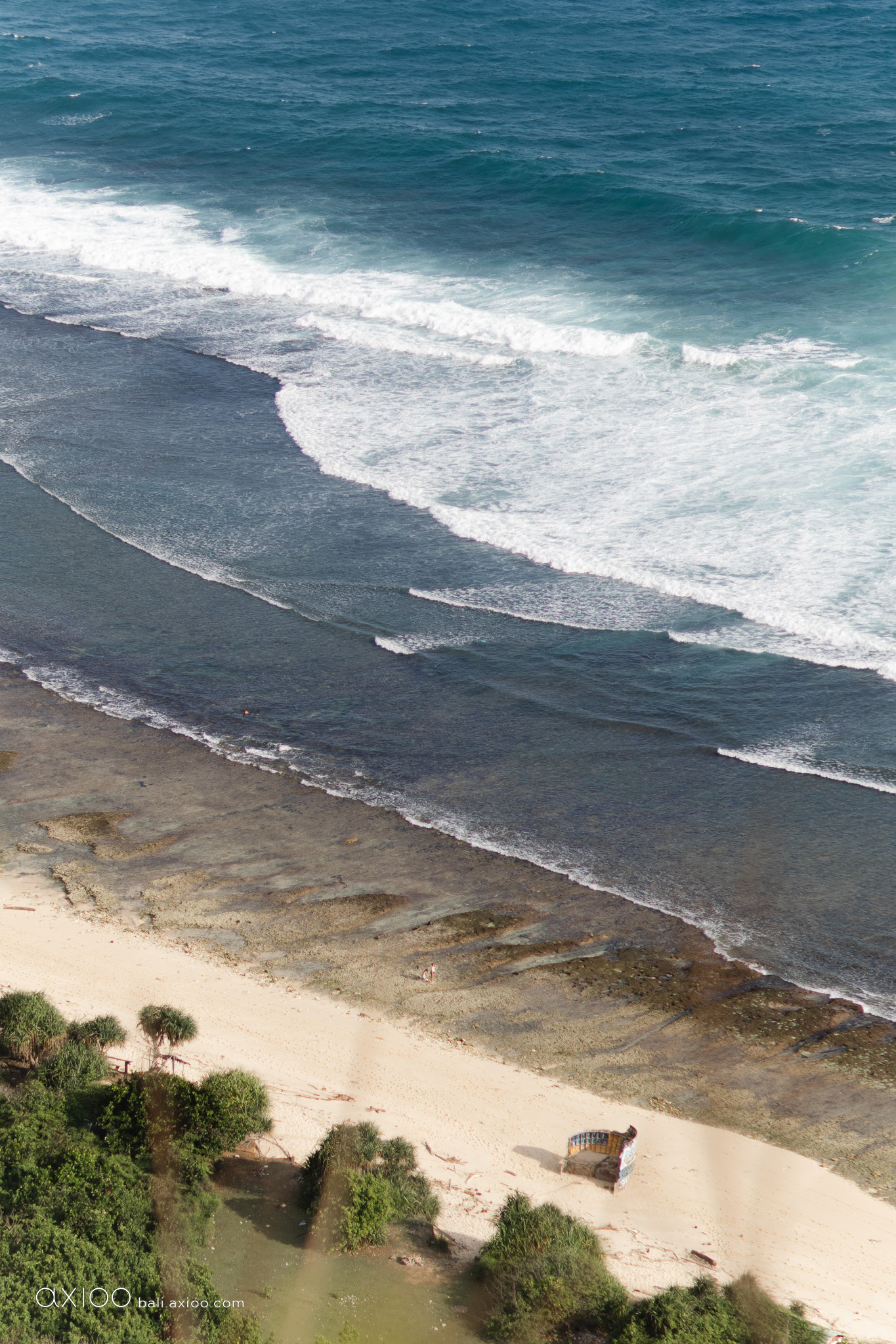 Axioo: A Study in Softness: A Wonderland Uluwatu Wedding in Bali
